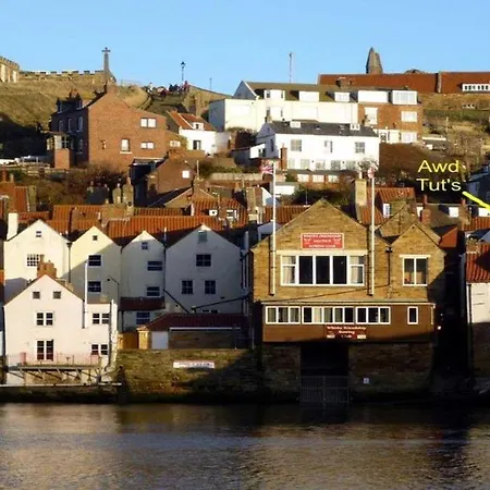 Awd Tuts 17th Century By The Harbour Holiday home