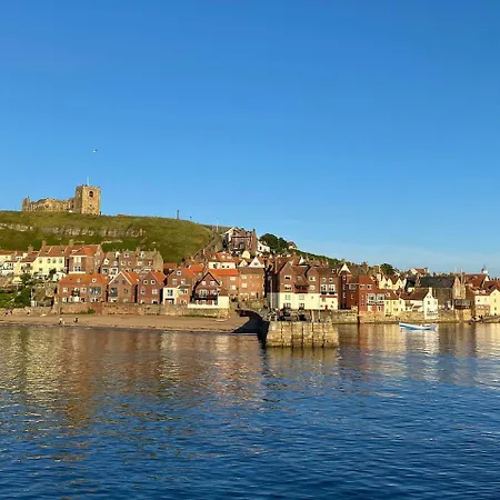 Awd Tuts 17th Century By The Harbour *