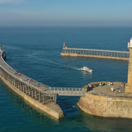 Awd Tuts 17th Century By The Harbour 펜션 휫비