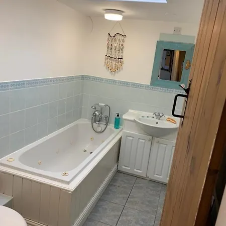 Awd Tuts 17th Century By The Harbour 惠特比