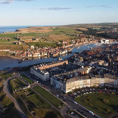 Nyaraló Awd Tuts 17th Century By The Harbour Whitby