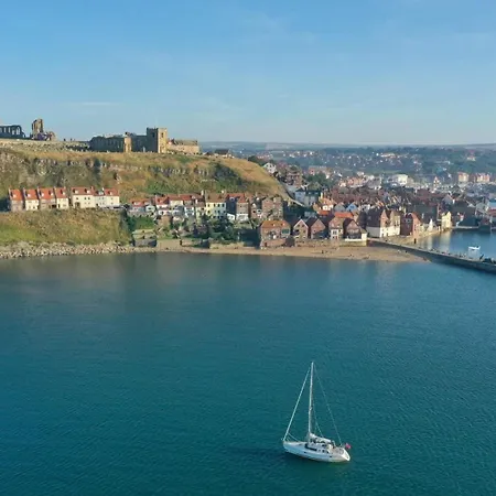 Awd Tuts 17th Century By The Harbour Whitby