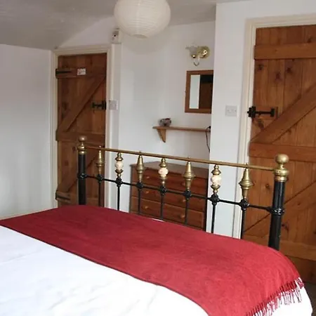 Awd Tuts 17th Century By The Harbour