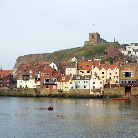 Awd Tuts 17th Century By The Harbour Whitby