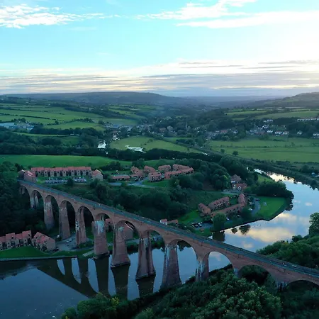 Awd Tuts 17th Century By The Harbour *