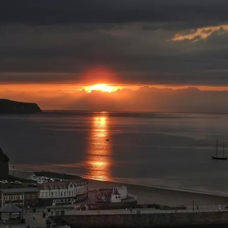 Awd Tuts 17th Century By The Harbour Whitby