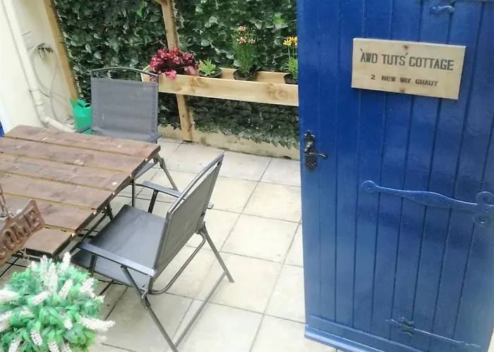 Awd Tuts 17th Century By The Harbour بيت للعطل