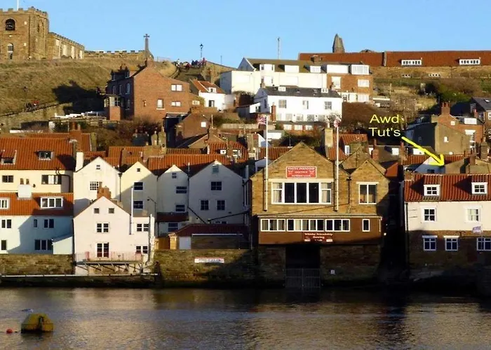 Awd Tuts 17th Century By The Harbour بيت للعطل