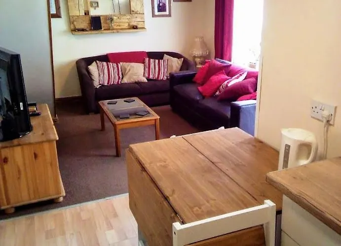 Awd Tuts 17th Century By The Harbour * ويتبي