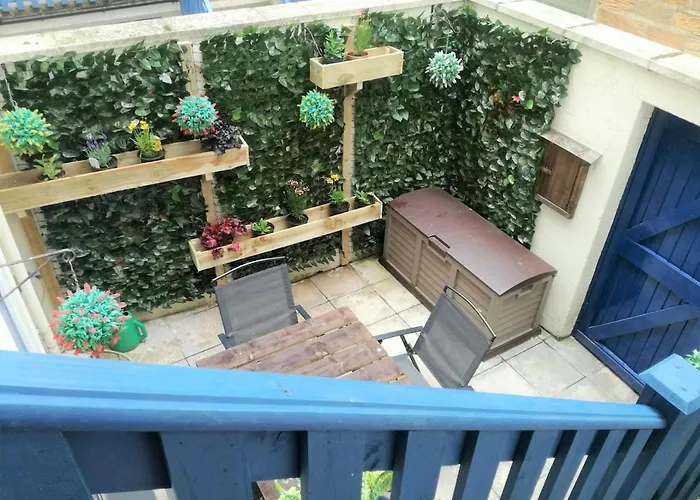 Awd Tuts 17th Century By The Harbour بيت للعطل