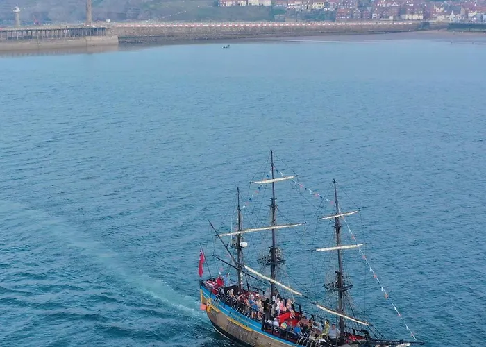 Awd Tuts 17th Century By The Harbour *