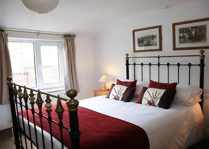 Awd Tuts 17th Century By The Harbour بيت للعطل