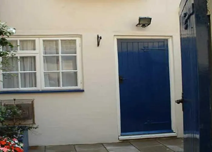 Awd Tuts 17th Century By The Harbour بيت للعطل *