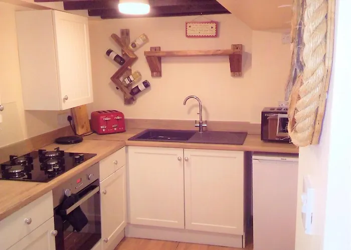 بيت للعطل Awd Tuts 17th Century By The Harbour ويتبي