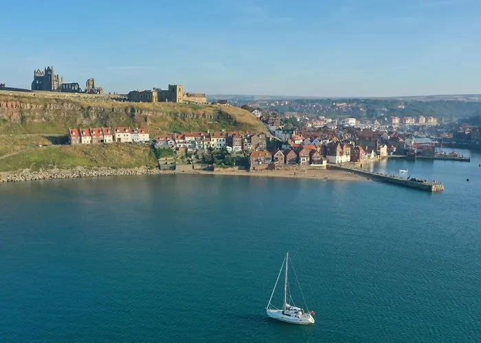 Awd Tuts 17th Century By The Harbour ويتبي