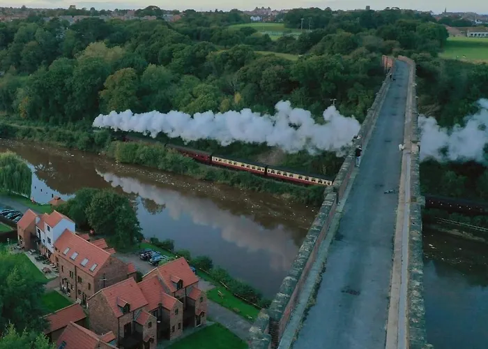 بيت للعطل Awd Tuts 17th Century By The Harbour ويتبي