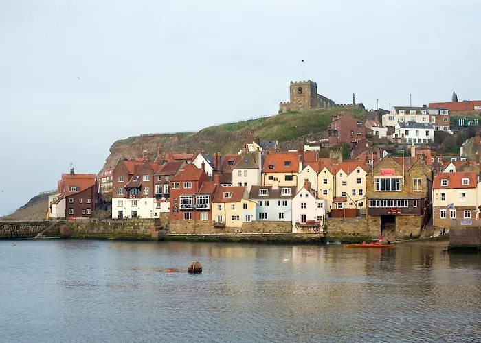 Awd Tuts 17th Century By The Harbour ويتبي