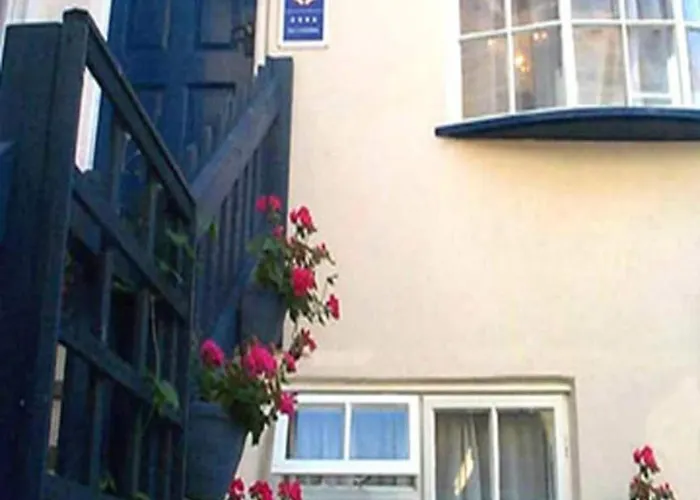 Awd Tuts 17th Century By The Harbour بيت للعطل ويتبي