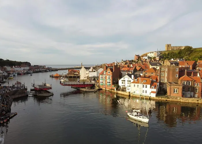 بيت للعطل Awd Tuts 17th Century By The Harbour ويتبي