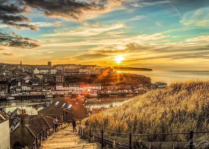 Awd Tuts 17th Century By The Harbour *